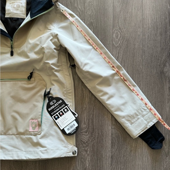 Airblaster Nai Freedom Pullover Ski/Snowboard Jacket - Picture 10 of 16